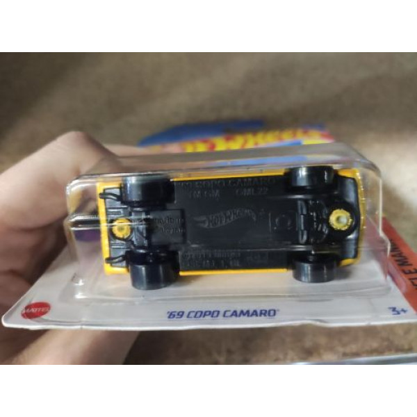 Машинка "Hot wheels: COPO CAMARO" (оригінал)