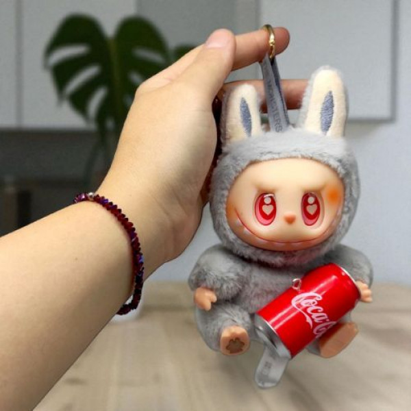 М'яка іграшка "Лабубу-2. Labubu Coca Cola 15 см",  в пакеті і подарунковій коробці