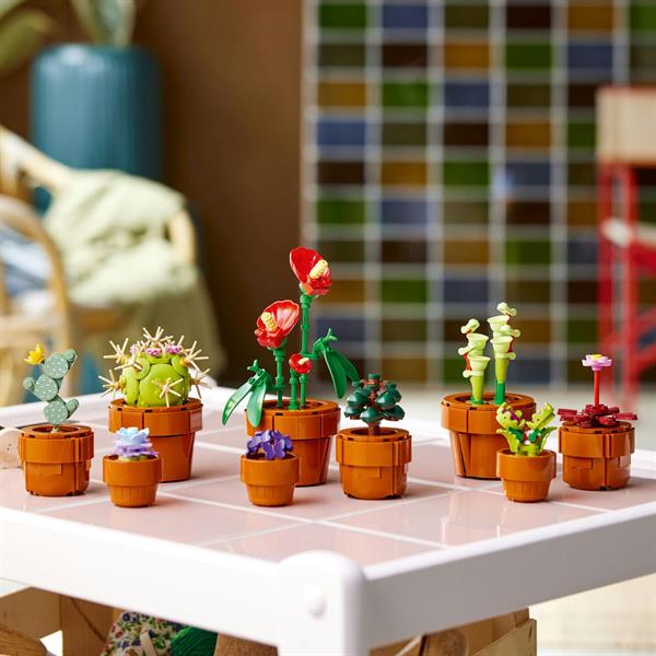 Конструктор LEGO Botanicals Мініатюрні рослини 758 деталей (10329)