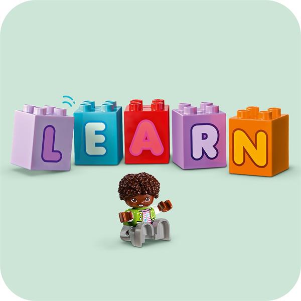 Конструктор LEGO DUPLO Town Вантажівка з абеткою 36 деталей (10421)