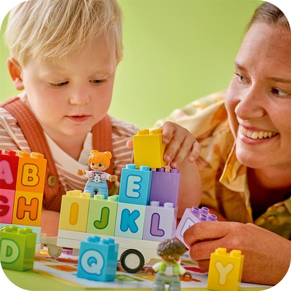 Конструктор LEGO DUPLO Town Вантажівка з абеткою 36 деталей (10421)