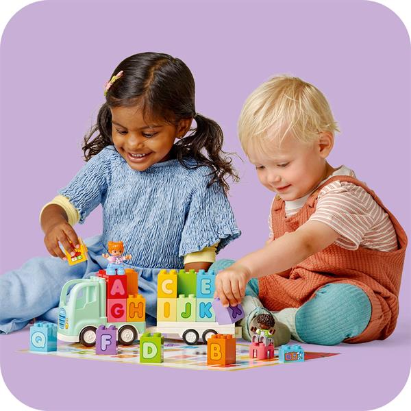 Конструктор LEGO DUPLO Town Вантажівка з абеткою 36 деталей (10421)