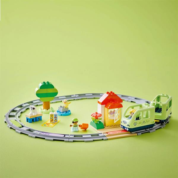 Конструктор LEGO DUPLO Town Інтерактивний пригодницький потяг 57 деталей (10427)