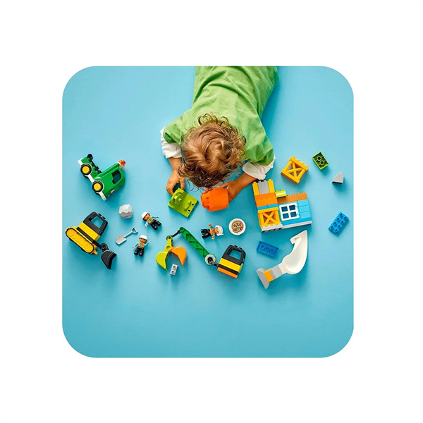 Конструктор LEGO DUPLO Town Будівельний майданчик 61 деталь (10990)