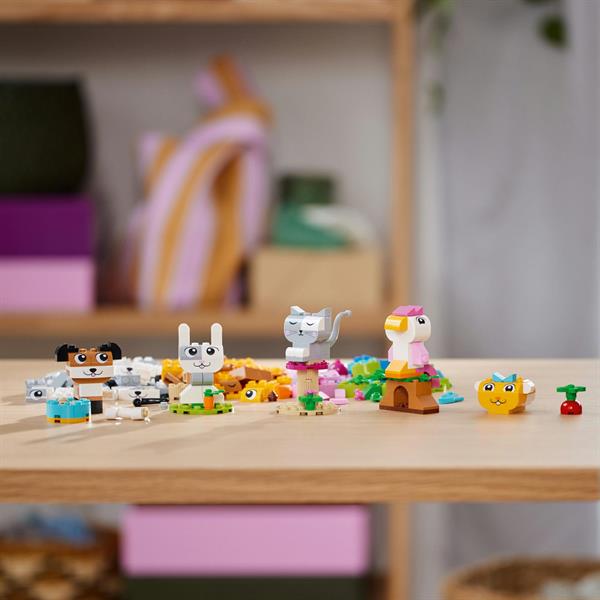 Конструктор LEGO Classic Творчі улюбленці 450 деталей (11034)