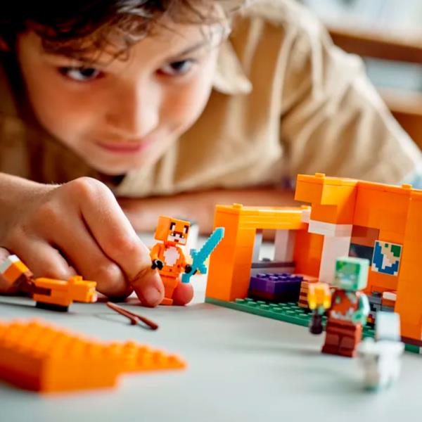 Конструктор LEGO Minecraft Лисяча хатина 193 деталі (21178)