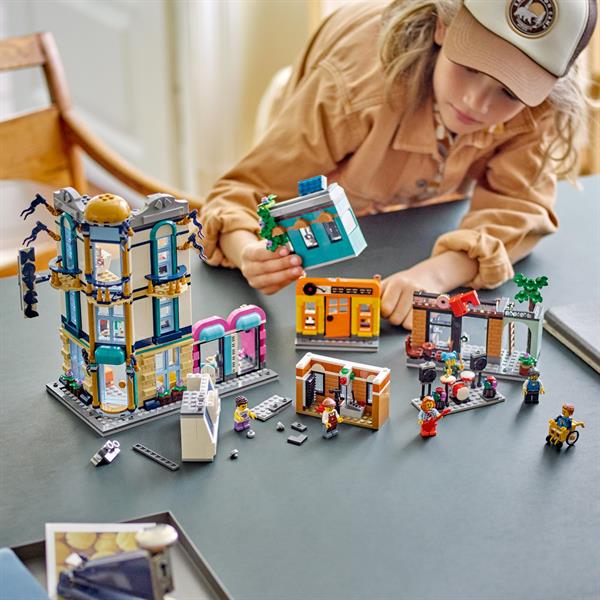 Конструктор LEGO Creator Центральна вулиця 3 в 1, 1459 деталей (31141)