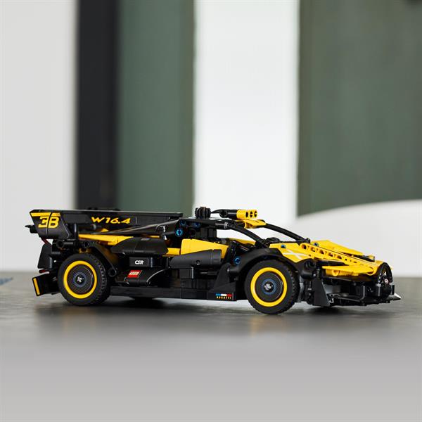 Конструктор LEGO Techniс Bugatti Bolide 905 деталей (42151)