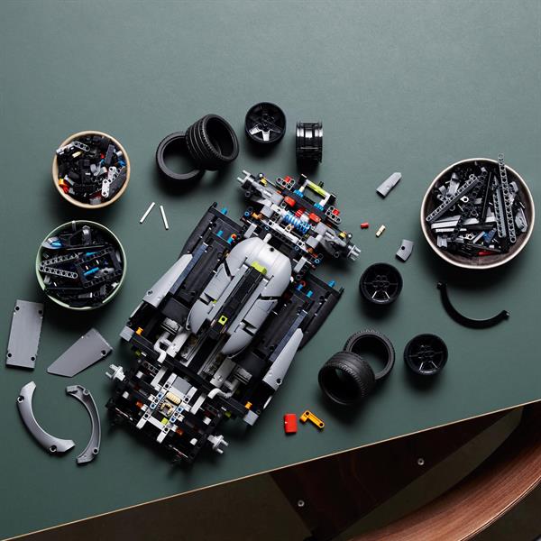 Конструктор LEGO Techniс Peugeot 9X8 24H Le Mans Hybrid Hypercar 1775 деталей (42156)