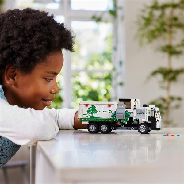 Конструктор LEGO Technic Сміттєвоз Mack LR Electric 503 деталі (42167)