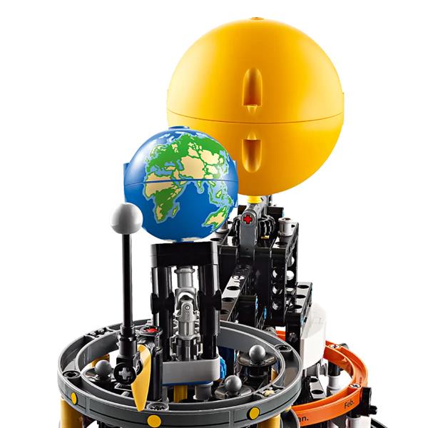 Конструктор LEGO Technic Земля та Місяць на орбіті 526 деталей (42179)