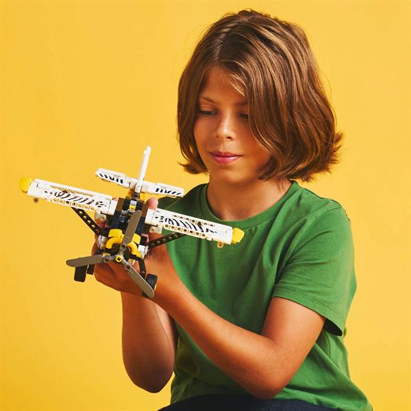Конструктор LEGO Technic Буш-літак 333 деталі (42198)