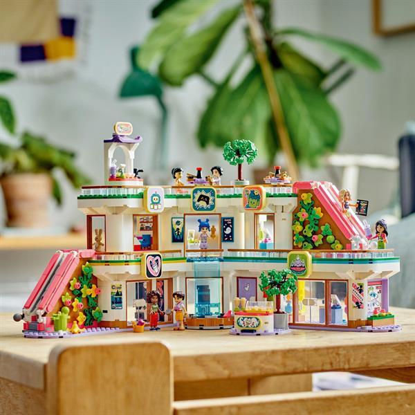 Конструктор LEGO Friends Торговельний центр у Хартлейк-Сіті, 1237 деталей (42604)