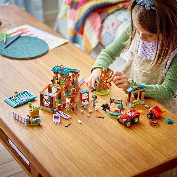 Конструктор LEGO Friends Притулок для сільськогосподарських тварин 489 деталей (42617)