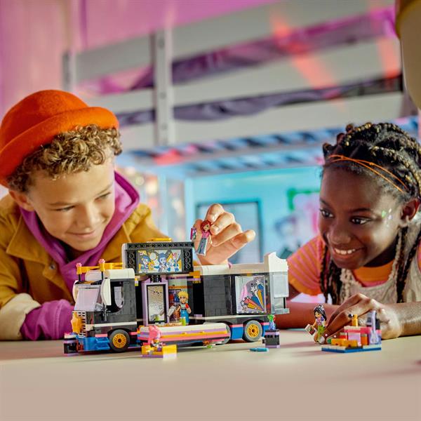 Конструктор LEGO Friends Автобус для музичного туру попзірки 845 деталей (42619)