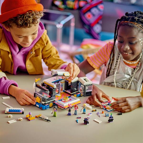 Конструктор LEGO Friends Автобус для музичного туру попзірки 845 деталей (42619)