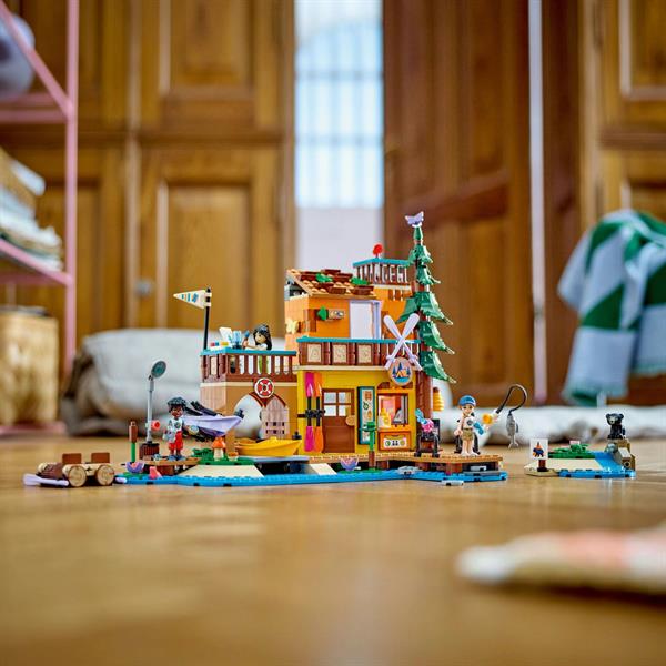 Конструктор LEGO Водні види спорту в таборі пригод Friends 628 деталей (42626)
