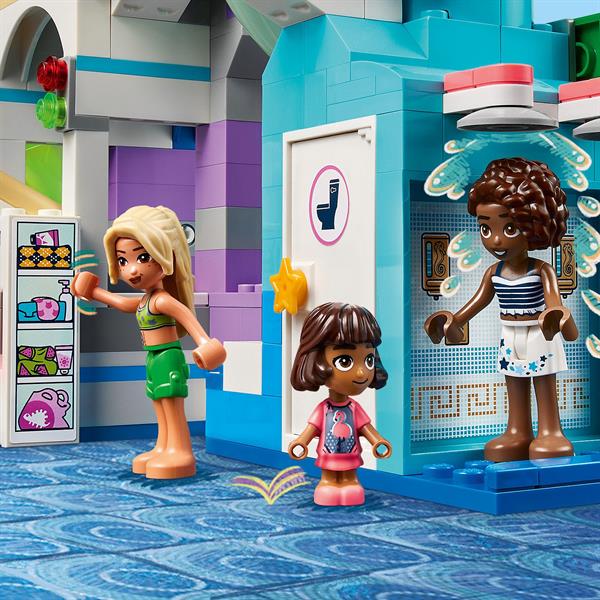 Конструктор LEGO Friends Аквапарк Хартлейк-Сіті 814 деталей (42630)