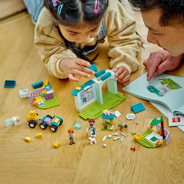 Конструктор LEGO Friends Ветеринарна клініка для сільськогосподарських тварин 161 деталь (42632)