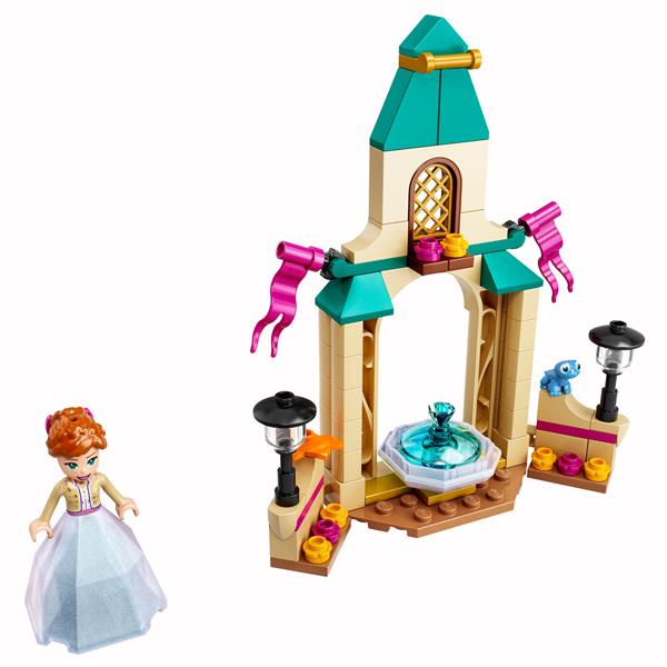 Конструктор LEGO Disney Princess Холодне серце 2 Подвір'я палацу Анни 74 деталі (43198)