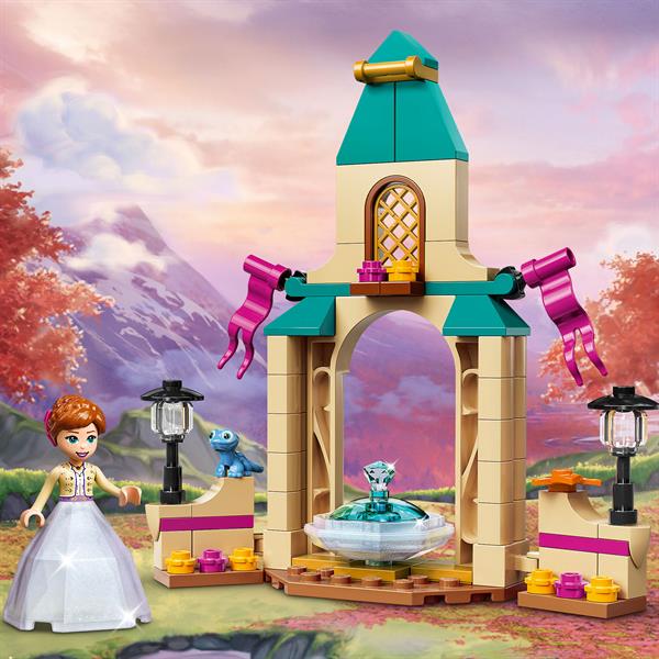 Конструктор LEGO Disney Princess Холодне серце 2 Подвір'я палацу Анни 74 деталі (43198)