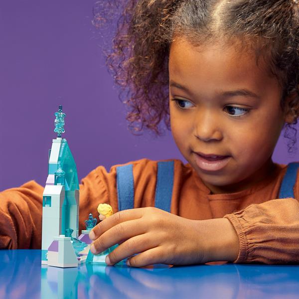 Конструктор LEGO Disney Princess Холодне серце 2 Подвір'я палацу Ельзи 53 деталі (43199)