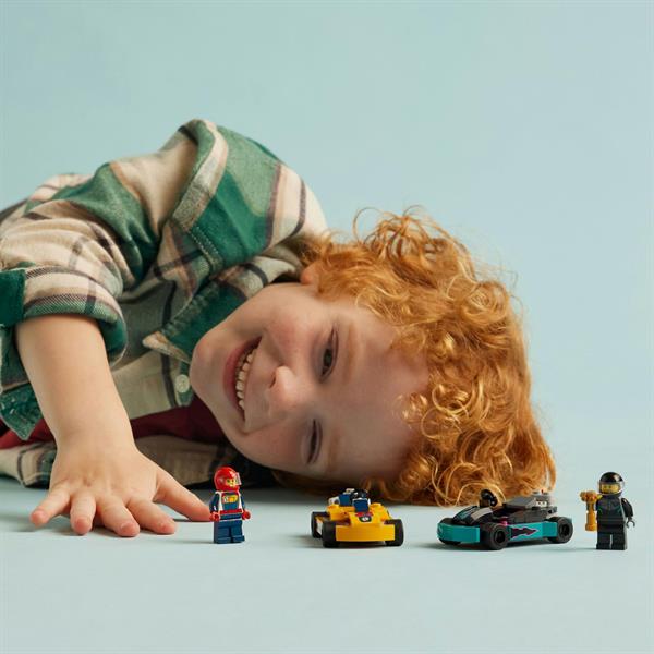 Конструктор LEGO City Картинг і гонщики 99 деталей (60400)