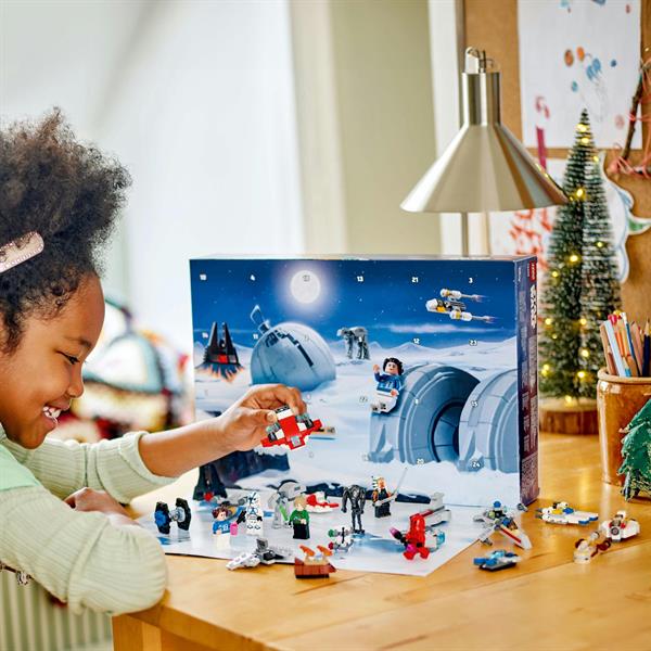 Різдвяний адвент-календар 2024 LEGO Star Wars 368 деталей (75395)