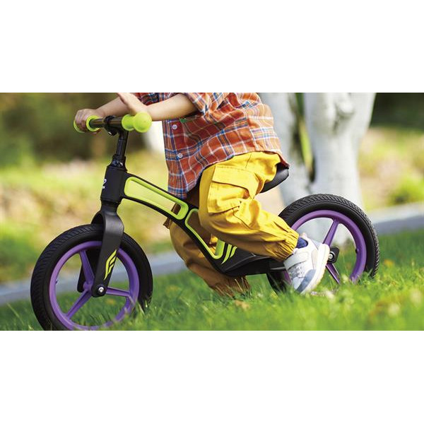 Біговел Hape Нове дослідження двоколісний зелений (E8486)